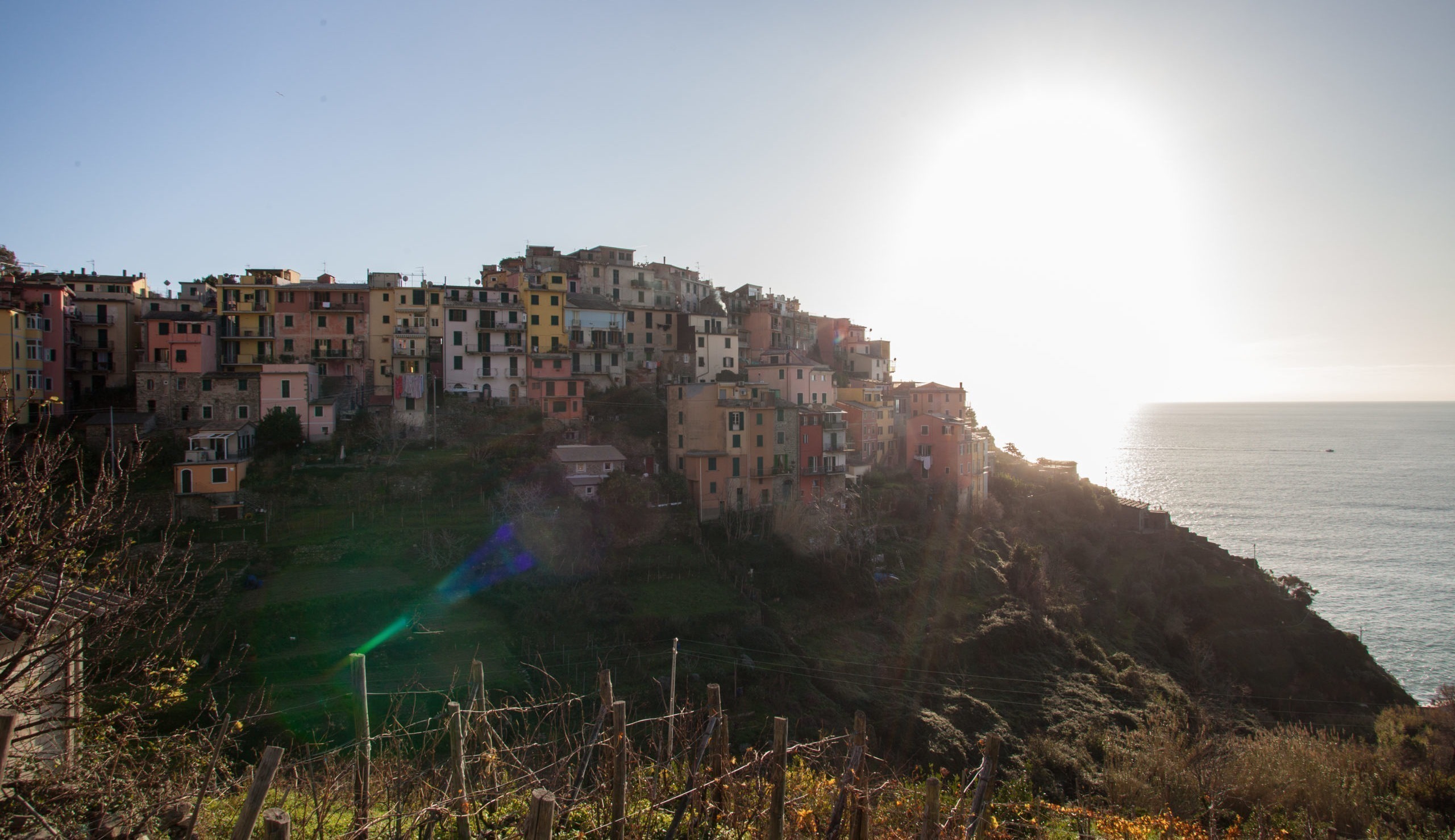 corniglia-il-borgo-a-picco-sul-mare