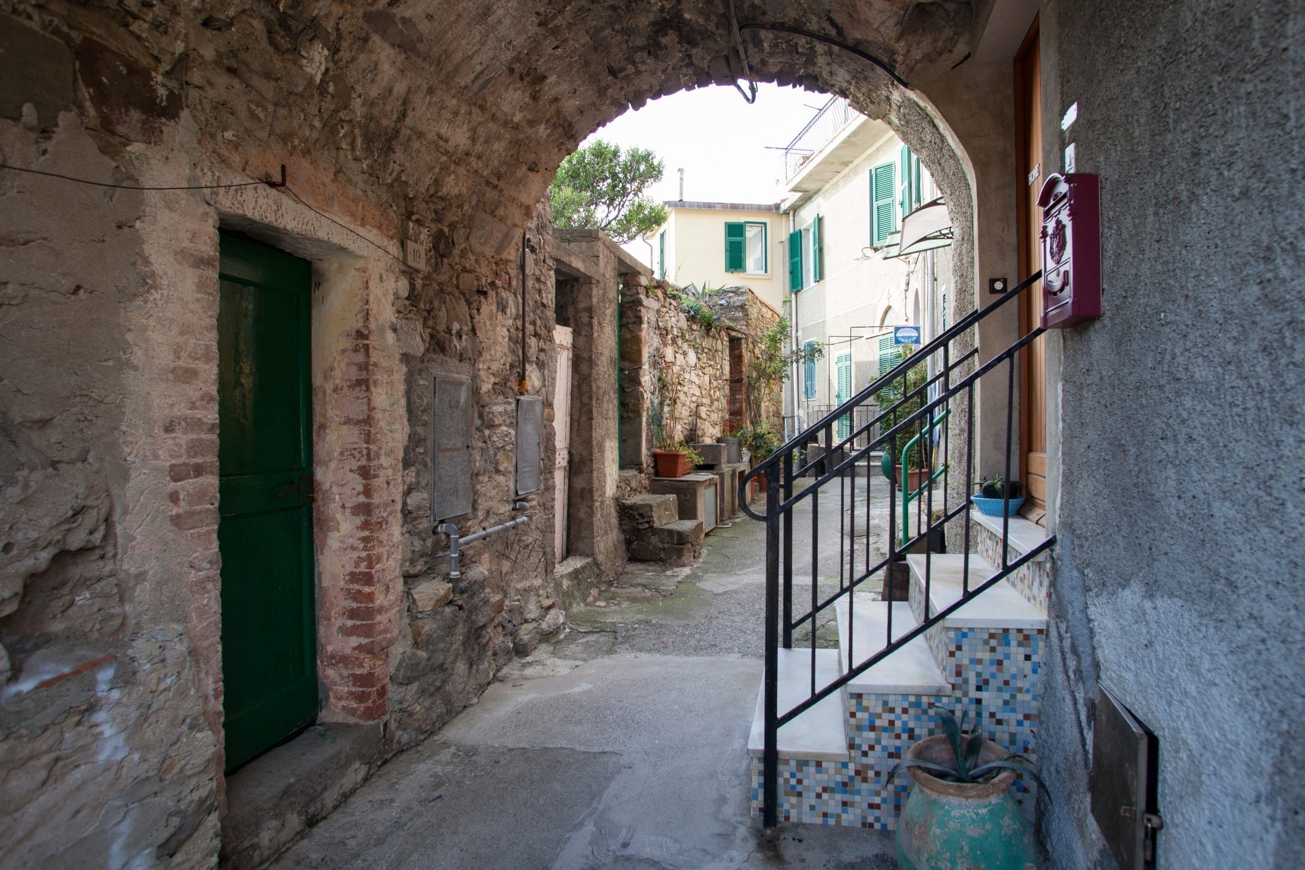 corniglia-il-borgo-a-picco-sul-mare