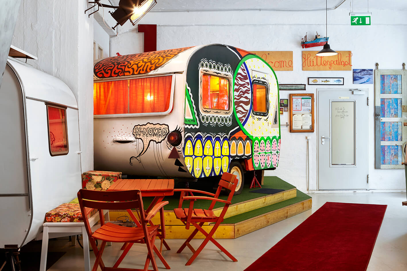 caravan-hotel-a-berlino-originale-idea-di-riuso-architettonico