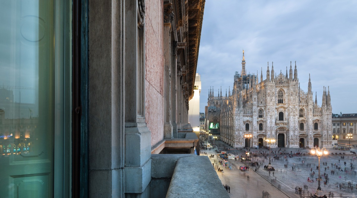 the-glamore-milano-terrazza-bar-con-vista-piazza-duomo