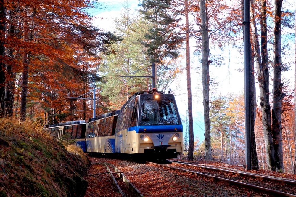 treno-del-foliage-un-viaggo-lento-tra-borghi-e-natura